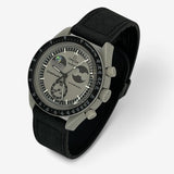 Bracelet MoonSwatch en Cuir Lisse Earthphase: Noir