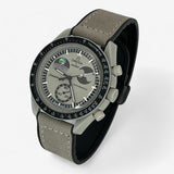 Bracelet MoonSwatch en Cuir Lisse Earthphase: Gris