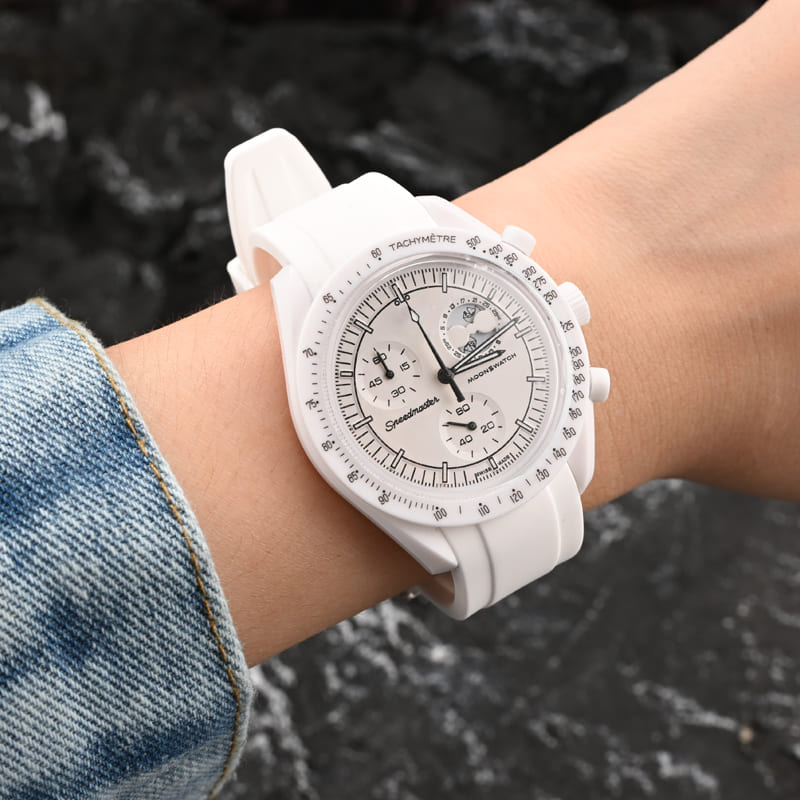 MISSION TO THE MOONPHASE ホワイト MISSION TO THE MOONPHASE- NEW MOON: Must-Have Watch